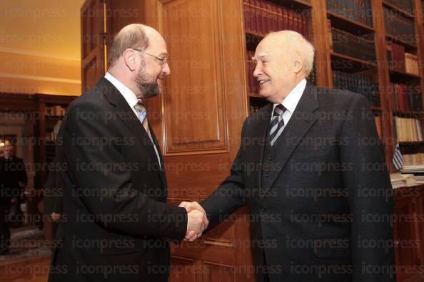 ΣΥΝΑΝΤΗΣΗ-ΠΡΟΕΔΡΟΥ-ΔΗΜΟΚΡΑΤΙΑΣ-ΚΑΡΟΛΟΥ-ΠΑΠΟΥΛΙΑ