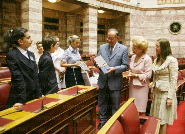 ΕΠΙΣΚΕΨΗ-ΞΕΝΑΓΗΣΗΤΟΥ-ΑΡΣΑΚΕΙΟΥ-ΤΙΡΑΝΩΝ-ΚΤΗΡΙΟΤΗΣ