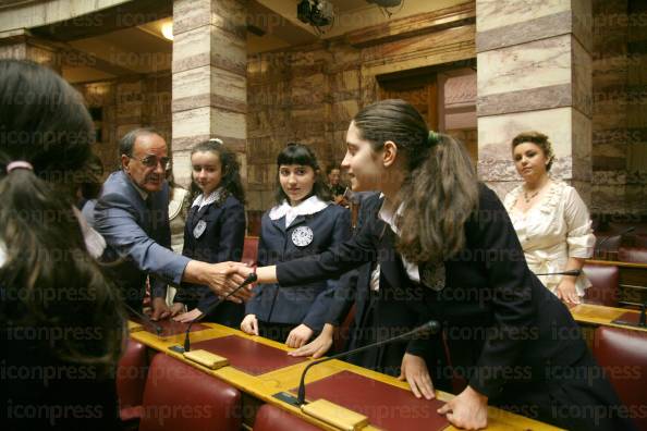 ΕΠΙΣΚΕΨΗ-ΞΕΝΑΓΗΣΗΤΟΥ-ΑΡΣΑΚΕΙΟΥ-ΤΙΡΑΝΩΝ-ΚΤΗΡΙΟΤΗΣ-3