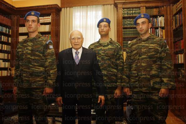 ΣΥΝΑΝΤΗΣΗ-ΚΑΡΟΛΟΥ-ΠΑΠΟΥΛΙΑ-ΕΥΖΩΝΟΥΣ-ΠΑΡΕΜΕΙΝΑΝ-4