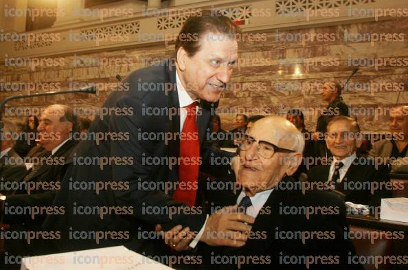 ΕΠΙΣΚΕΨΗ-ΣΤΗ-ΒΟΥΛΗ-ΒΕΤΕΡΑΝΩΝ-ΠΟΔΟΣΦΑΙΡΙΣΤΩΝ-ΤΟΥ-ΟΛΥΜΠΙΑΚΟΥ-ICON-PRESS-ΤΖΑΜΑΡΟΣ-ΠΑΝΑΓΙΩΤΗΣ