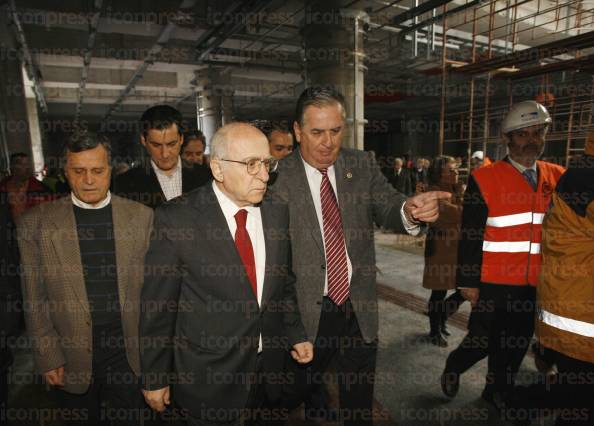 ΥΠΟΥΡΓΟΣ-ΠΕΧΩΔΕ-ΓΙΩΡΓΟΣ-ΣΟΥΦΛΙΑΣ-ΣΤΟ-ΣΤΑΘΜΟ-ΤΟΥ-ΜΕΤΡΟ-ΣΤΟ-ΝΟΜΙΣΜΑΤΙΚΟΠΕΙΟ-2