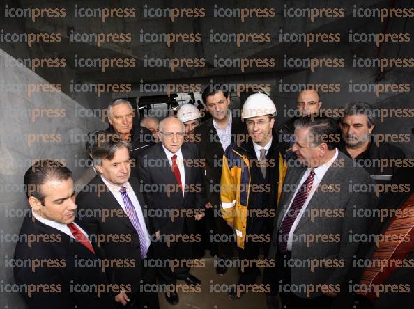 ΥΠΟΥΡΓΟΣ-ΠΕΧΩΔΕ-ΓΙΩΡΓΟΣ-ΣΟΥΦΛΙΑΣ-ΣΤΟ-ΣΤΑΘΜΟ-ΤΟΥ-ΜΕΤΡΟ-ΣΤΟ-ΝΟΜΙΣΜΑΤΙΚΟΠΕΙΟ-3