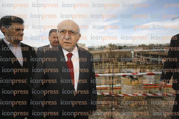 ΥΠΟΥΡΓΟΣ-ΠΕΧΩΔΕ-ΓΙΩΡΓΟΣ-ΣΟΥΦΛΙΑΣ-ΣΤΟ-ΣΤΑΘΜΟ-ΤΟΥ-ΜΕΤΡΟ-ΣΤΟ-ΝΟΜΙΣΜΑΤΙΚΟΠΕΙΟ-13