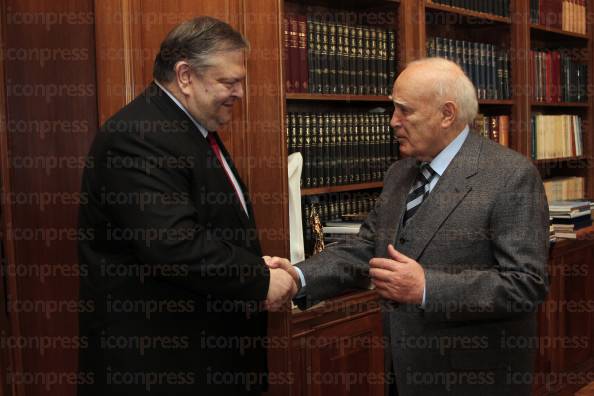 ΣΥΝΑΝΤΗΣΗ-ΠΡΟΕΔΡΟΥ-ΔΗΜΟΚΡΑΤΙΑΣ-ΚΑΡΟΛΟΥ-ΠΑΠΟΥΛΙΑ-661