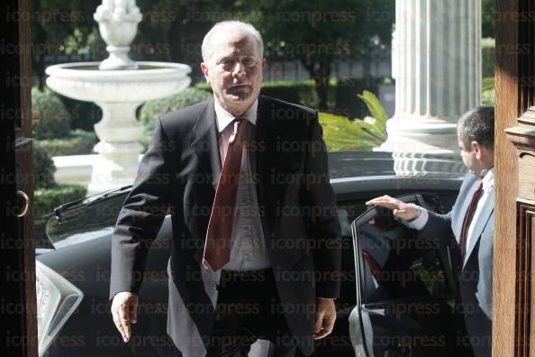 ΣΥΝΑΝΤΗΣΗ-ΠΡΟΕΔΡΟΥ-ΔΗΜΟΚΡΑΤΙΑΣ-ΚΑΡΟΛΟΥ-ΠΑΠΟΥΛΙΑ