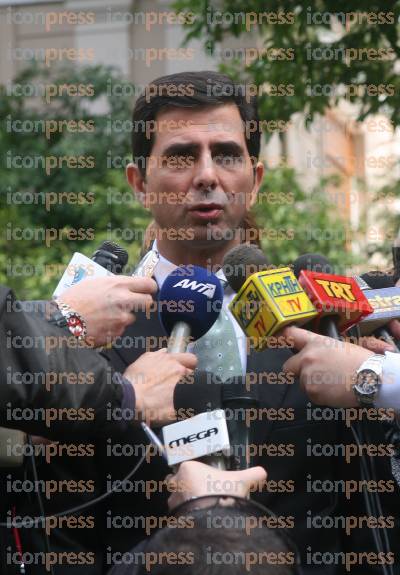 ΣΥΝΑΝΤΗΣΗ-ΤΟΥ-ΠΡΩΘΥΠΟΥΡΓΟΥ-ΚΑΡΑΜΑΝΛΗ-ΜΕ-ΤΟΝ-ΥΠ-ΕΣΩΤΕΡΙΚΩΝ-ΠΑΥΛΟΠΟΥΛΟ-ΚΑΙ-ΤΟΝ